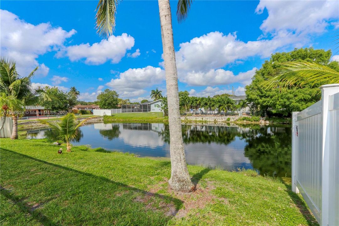 最近售出: $555,000 (3 贝兹, 2 浴室, 1580 平方英尺)