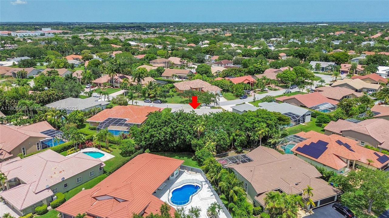 Active With Contract: $817,900 (4 beds, 3 baths, 2402 Square Feet)