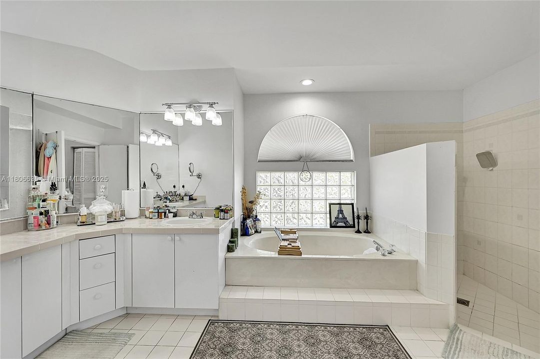 Active With Contract: $817,900 (4 beds, 3 baths, 2402 Square Feet)