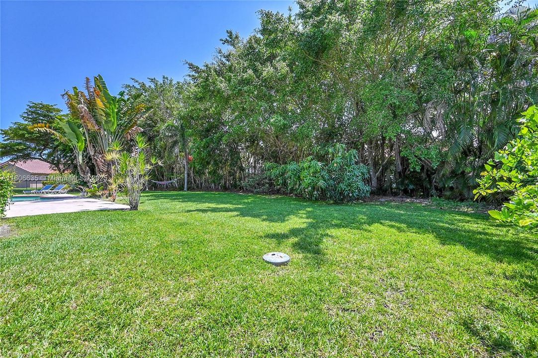 Active With Contract: $817,900 (4 beds, 3 baths, 2402 Square Feet)