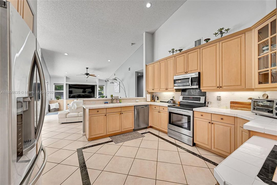 Active With Contract: $817,900 (4 beds, 3 baths, 2402 Square Feet)