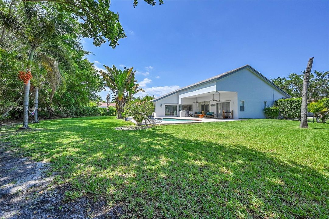 Active With Contract: $817,900 (4 beds, 3 baths, 2402 Square Feet)