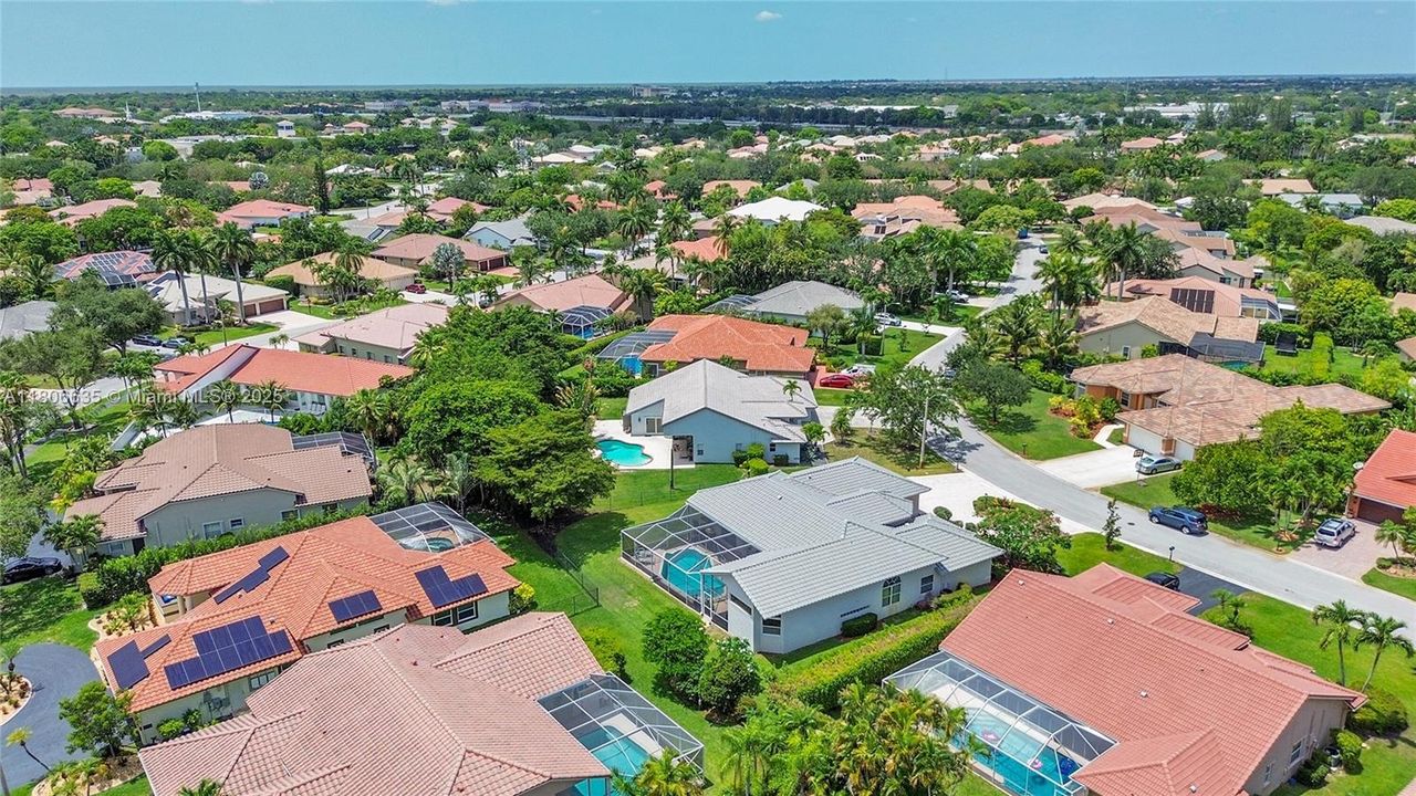 Active With Contract: $817,900 (4 beds, 3 baths, 2402 Square Feet)