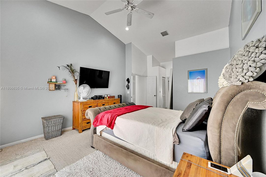 Active With Contract: $817,900 (4 beds, 3 baths, 2402 Square Feet)