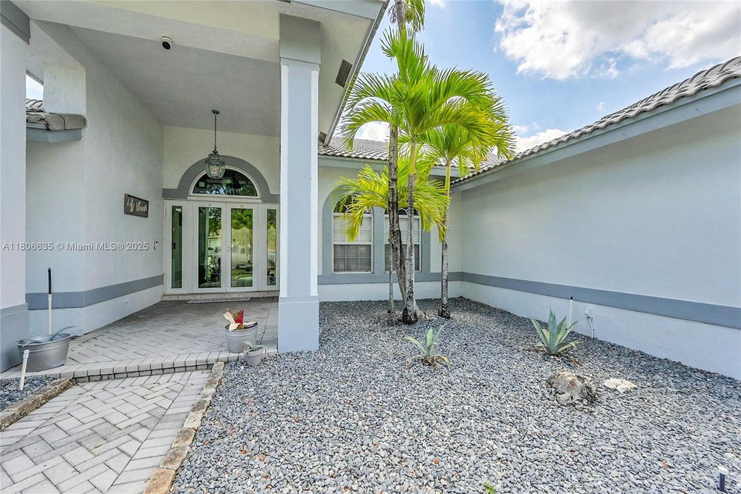 Active With Contract: $817,900 (4 beds, 3 baths, 2402 Square Feet)