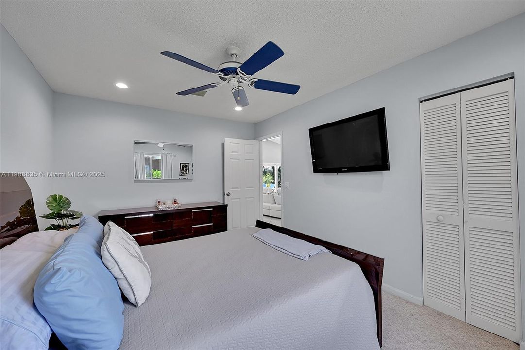 Active With Contract: $817,900 (4 beds, 3 baths, 2402 Square Feet)