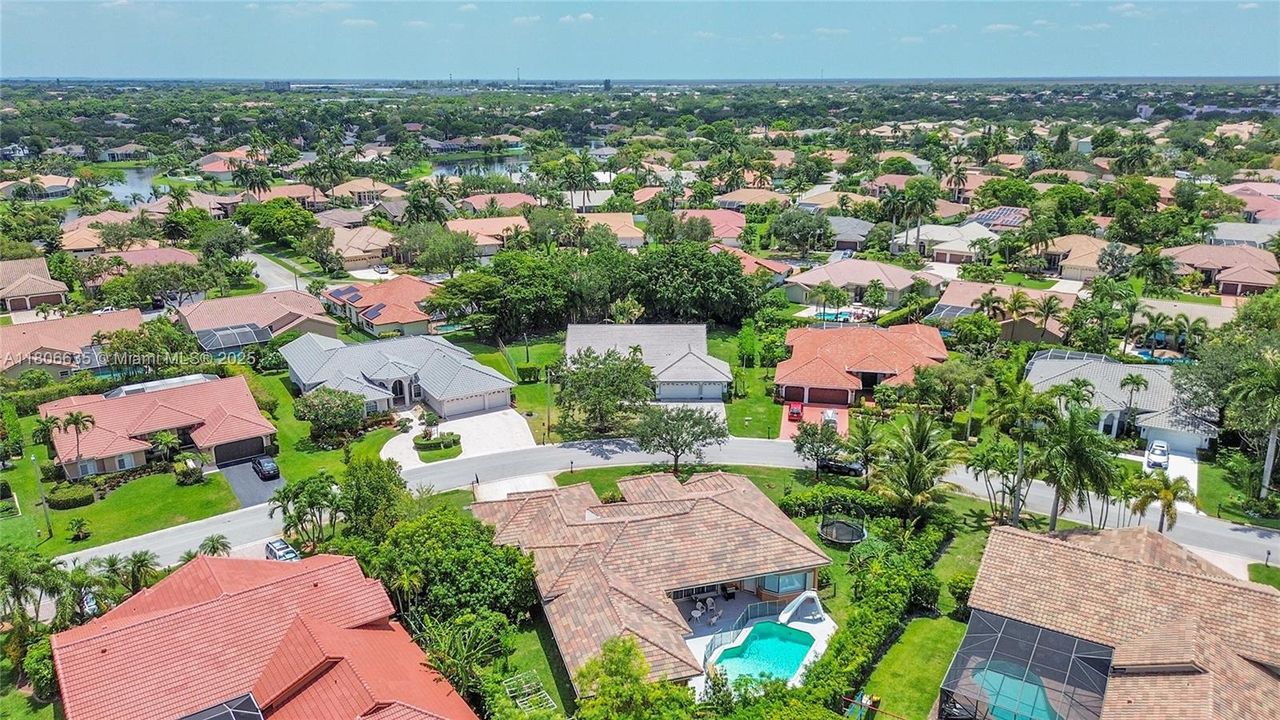 Active With Contract: $817,900 (4 beds, 3 baths, 2402 Square Feet)