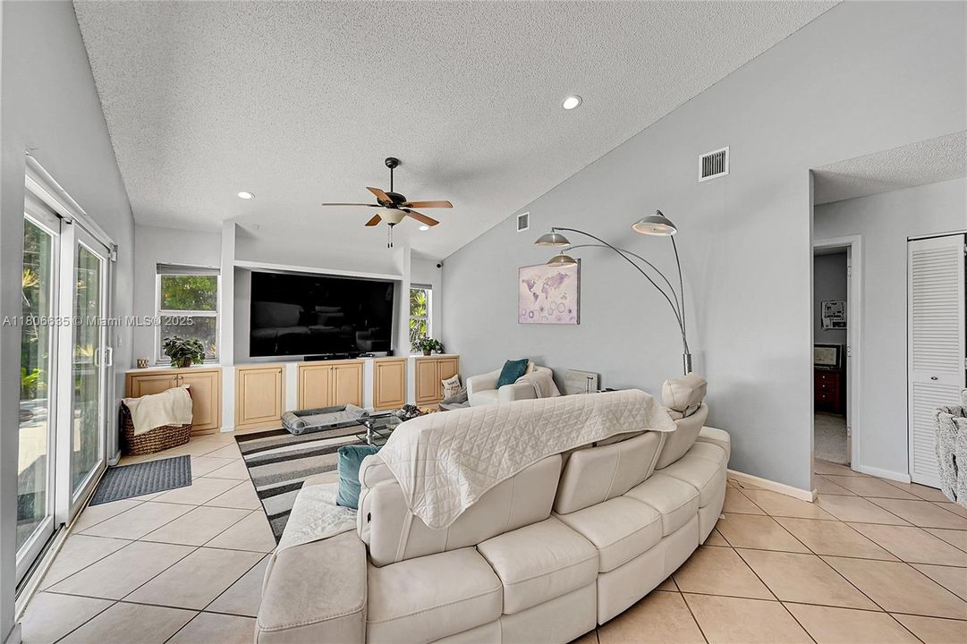 Active With Contract: $817,900 (4 beds, 3 baths, 2402 Square Feet)