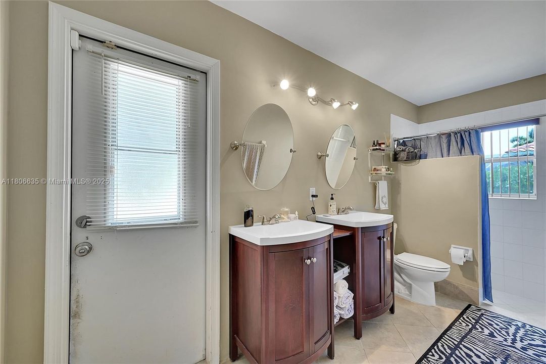 Active With Contract: $817,900 (4 beds, 3 baths, 2402 Square Feet)