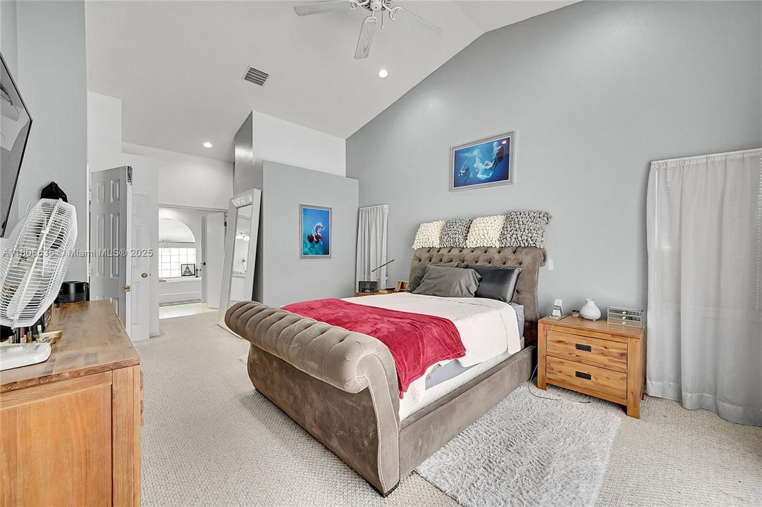 Active With Contract: $817,900 (4 beds, 3 baths, 2402 Square Feet)