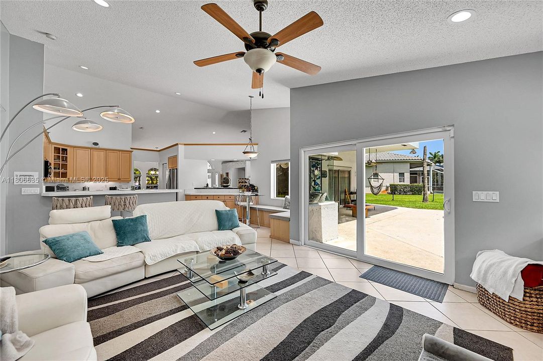 Active With Contract: $817,900 (4 beds, 3 baths, 2402 Square Feet)