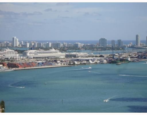 Recently Sold: $630,000 (2 beds, 2 baths, 1267 Square Feet)