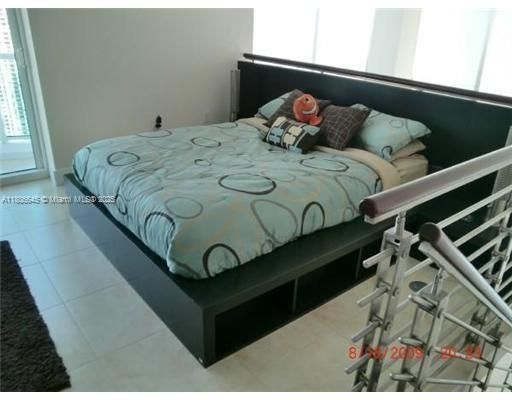 Recently Sold: $630,000 (2 beds, 2 baths, 1267 Square Feet)