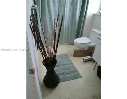 Recently Sold: $630,000 (2 beds, 2 baths, 1267 Square Feet)