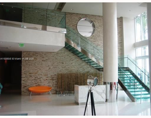 Recently Sold: $630,000 (2 beds, 2 baths, 1267 Square Feet)