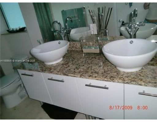 Recently Sold: $630,000 (2 beds, 2 baths, 1267 Square Feet)