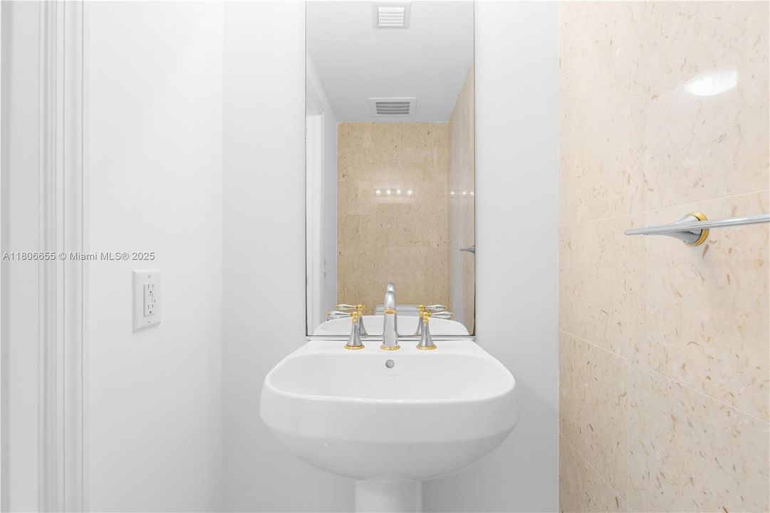 Недавно продано: $1,399,000 (3 спален, 3 ванн, 2733 Квадратных фут)