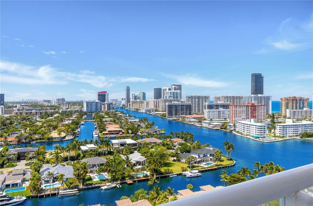 Недавно продано: $1,399,000 (3 спален, 3 ванн, 2733 Квадратных фут)