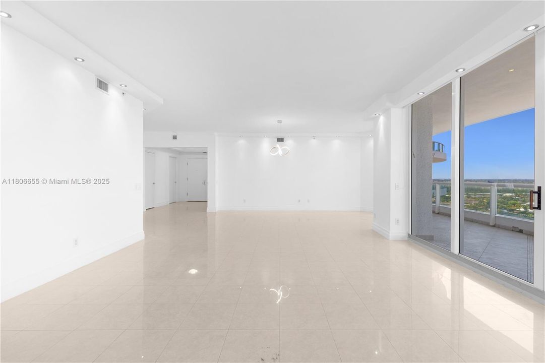 Недавно продано: $1,399,000 (3 спален, 3 ванн, 2733 Квадратных фут)