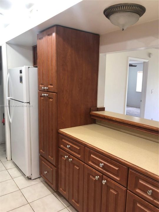 待售: $349,900 (2 贝兹, 2 浴室, 1106 平方英尺)