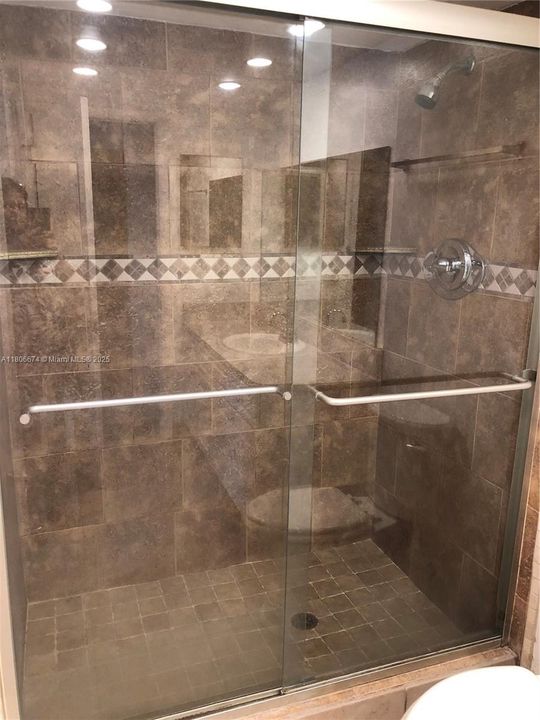 待售: $349,900 (2 贝兹, 2 浴室, 1106 平方英尺)