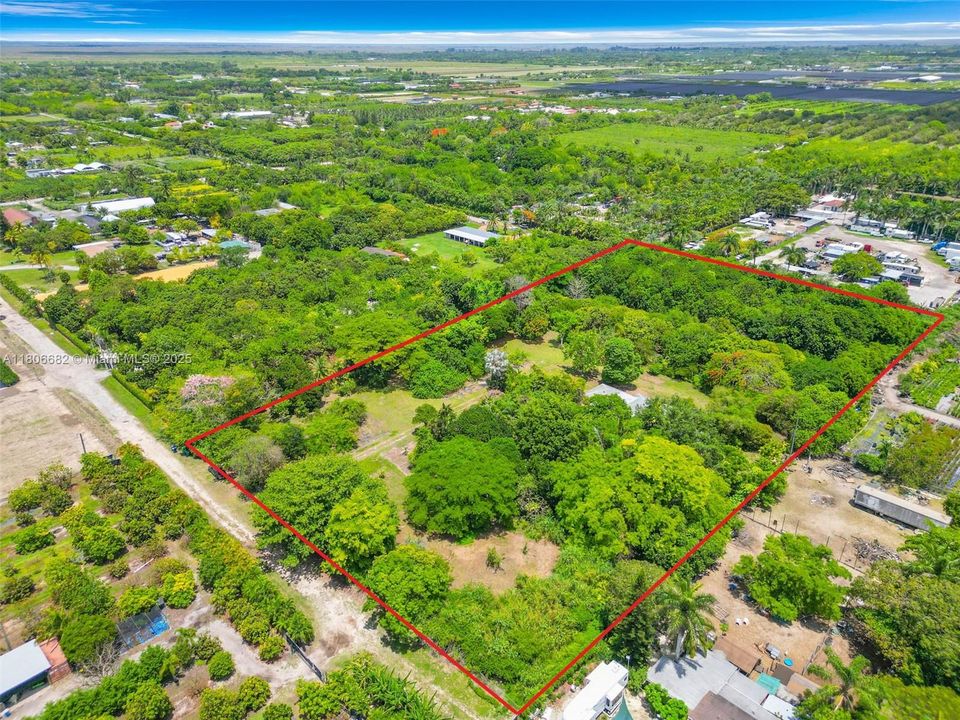 THE 188 STREET ENTRANCE SIDE STREET