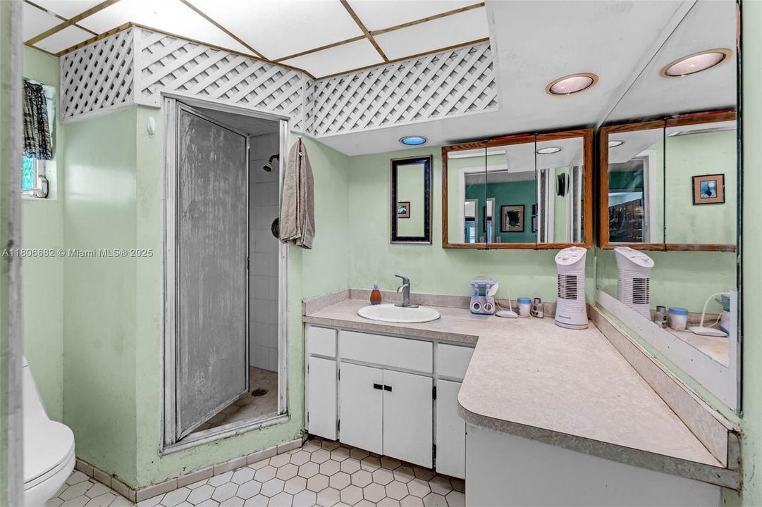 DATED HAS SPACE TO EXPAND INTO.HOOK UPS TO WELL AND SEPTIC WHICH MAKE AN EASY REMODEL.