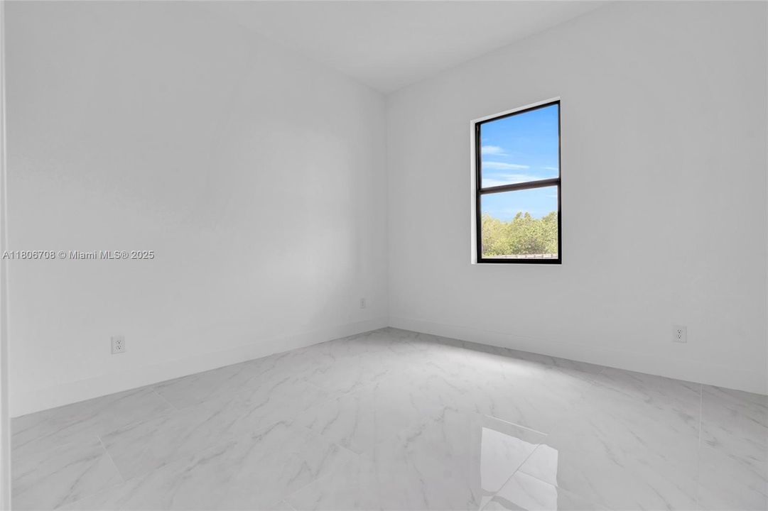 Recently Sold: $349,900 (3 beds, 2 baths, 1630 Square Feet)