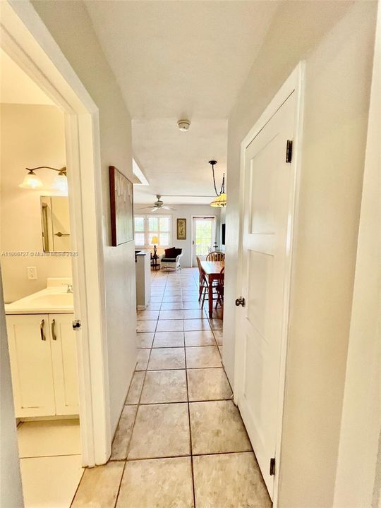 待售: $139,900 (1 贝兹, 1 浴室, 550 平方英尺)