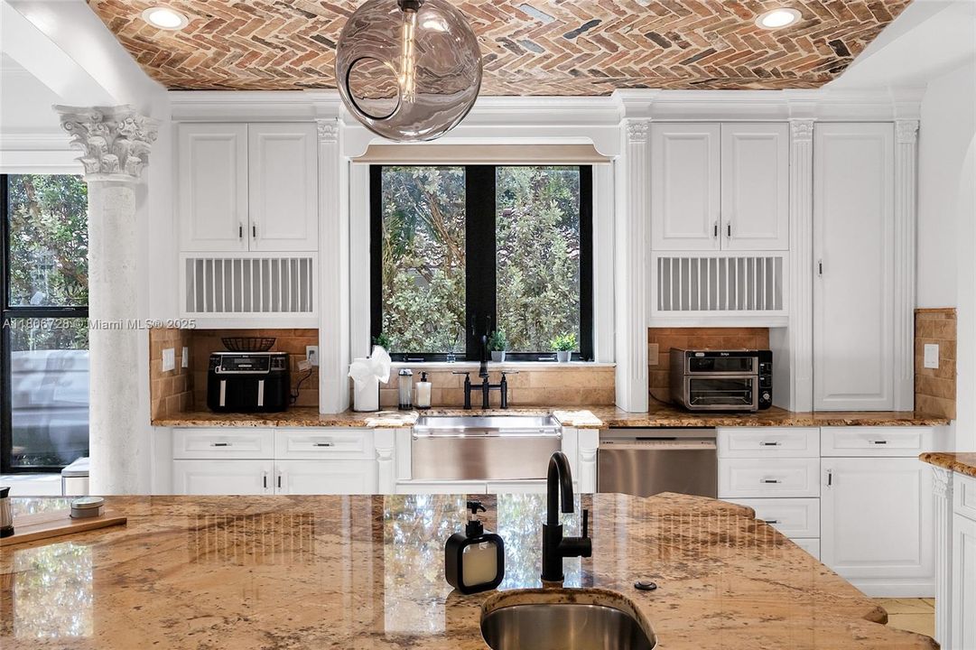 待售: $5,706,427 (6 贝兹, 7 浴室, 7286 平方英尺)