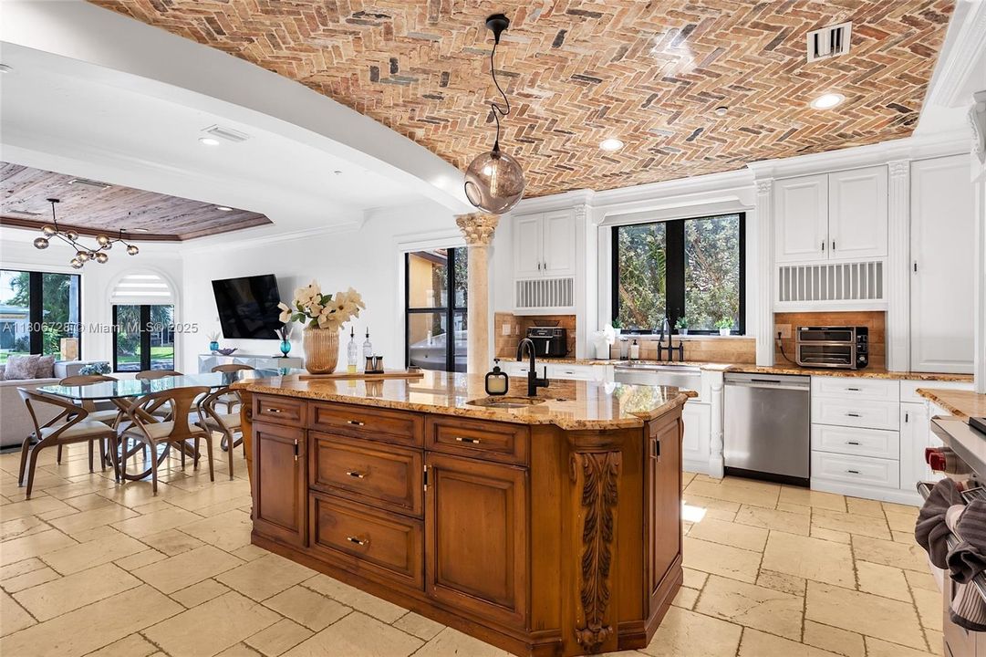 待售: $5,706,427 (6 贝兹, 7 浴室, 7286 平方英尺)