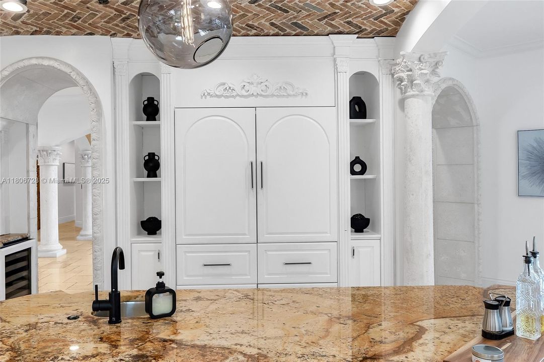 待售: $5,706,427 (6 贝兹, 7 浴室, 7286 平方英尺)