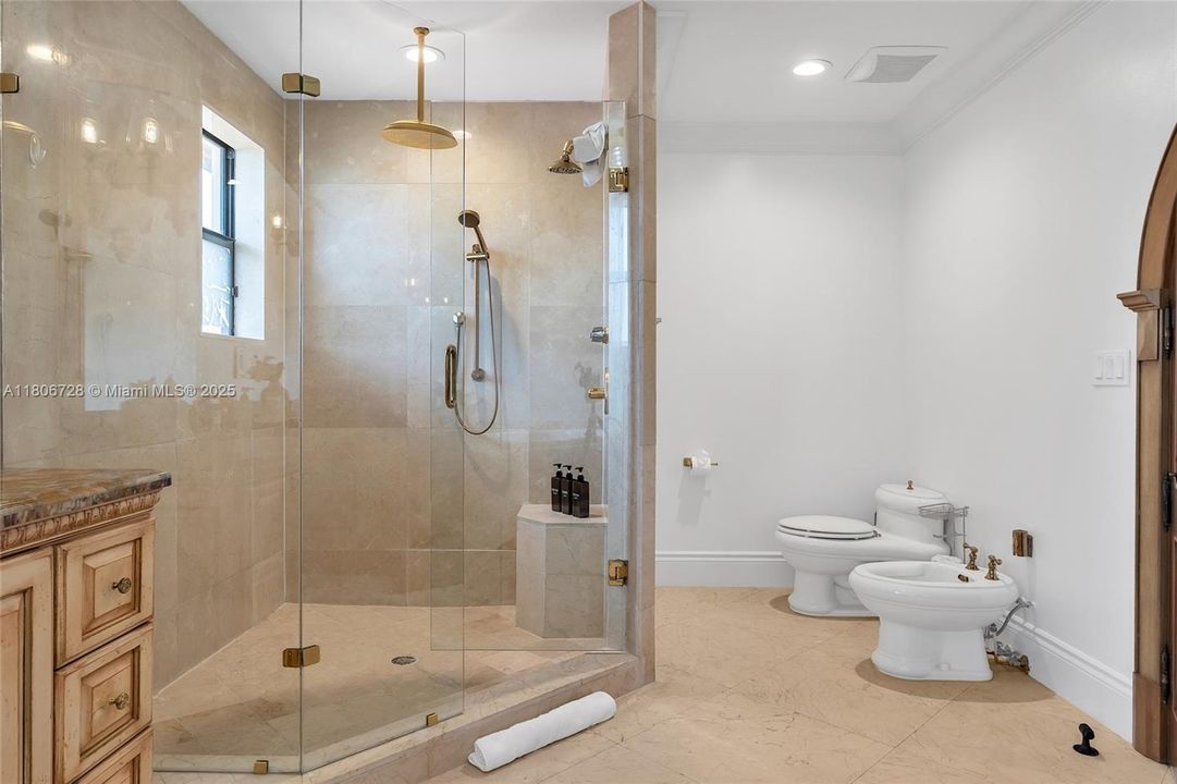 待售: $5,706,427 (6 贝兹, 7 浴室, 7286 平方英尺)