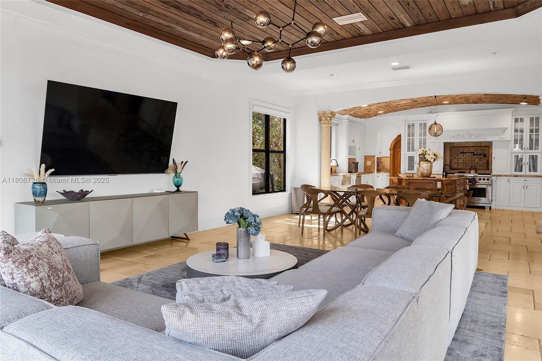 待售: $5,706,427 (6 贝兹, 7 浴室, 7286 平方英尺)