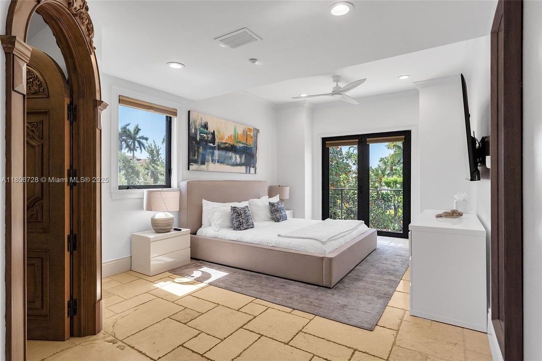 待售: $5,706,427 (6 贝兹, 7 浴室, 7286 平方英尺)