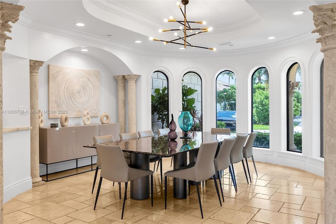 待售: $5,706,427 (6 贝兹, 7 浴室, 7286 平方英尺)