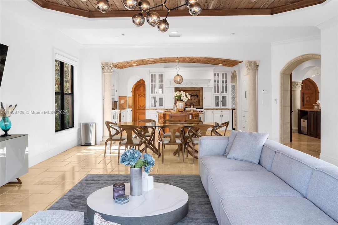 待售: $5,706,427 (6 贝兹, 7 浴室, 7286 平方英尺)