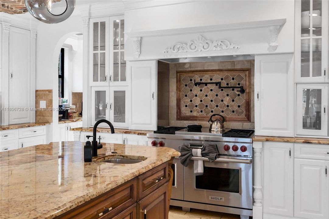 待售: $5,706,427 (6 贝兹, 7 浴室, 7286 平方英尺)