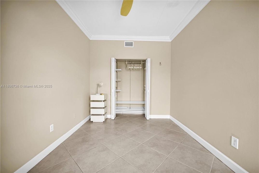 Недавно продано: $335,000 (2 спален, 1 ванн, 691 Квадратных фут)