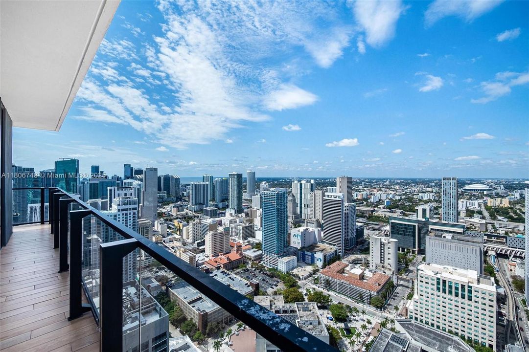 En Venta: $1,090,000 (3 camas, 3 baños, 1135 Pies cuadrados)