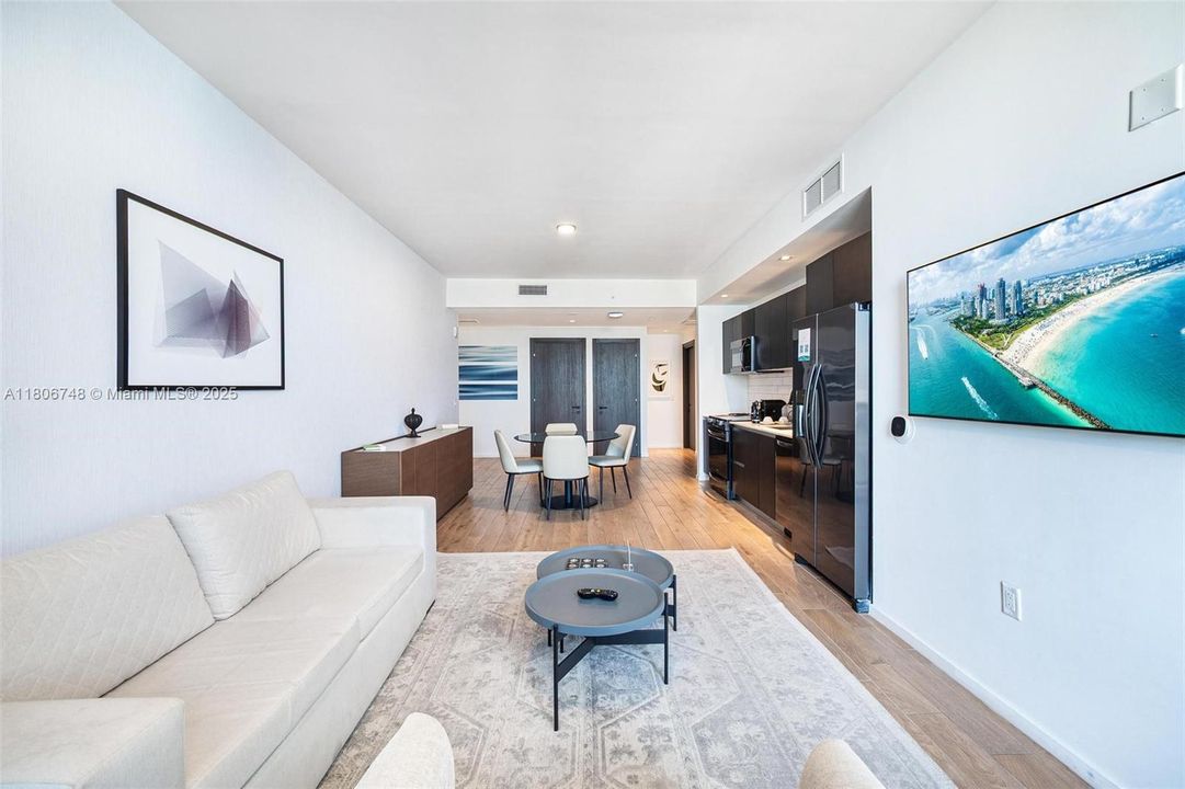 En Venta: $1,090,000 (3 camas, 3 baños, 1135 Pies cuadrados)