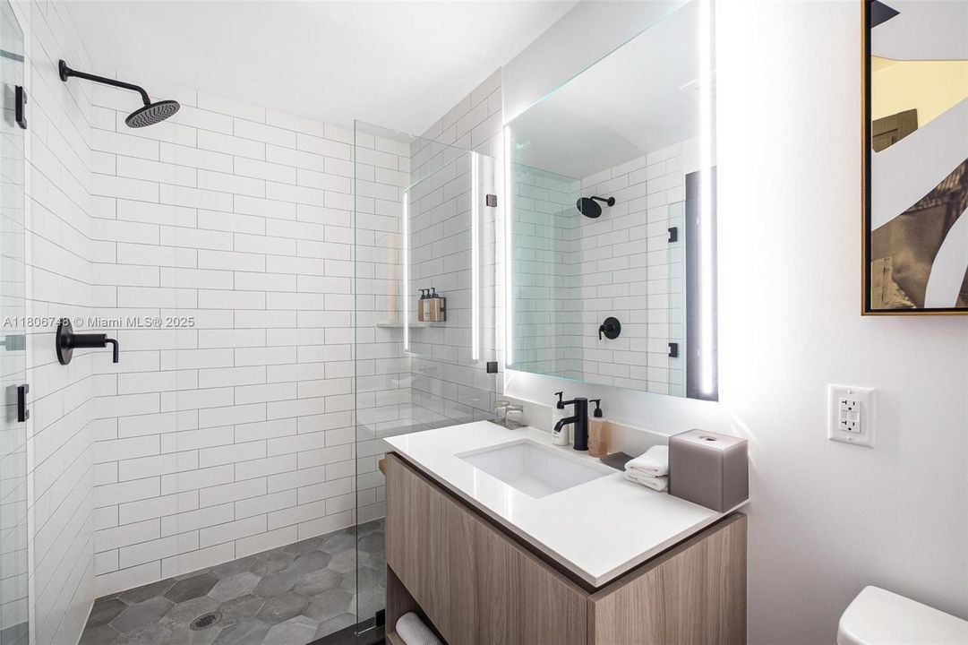 En Venta: $1,090,000 (3 camas, 3 baños, 1135 Pies cuadrados)