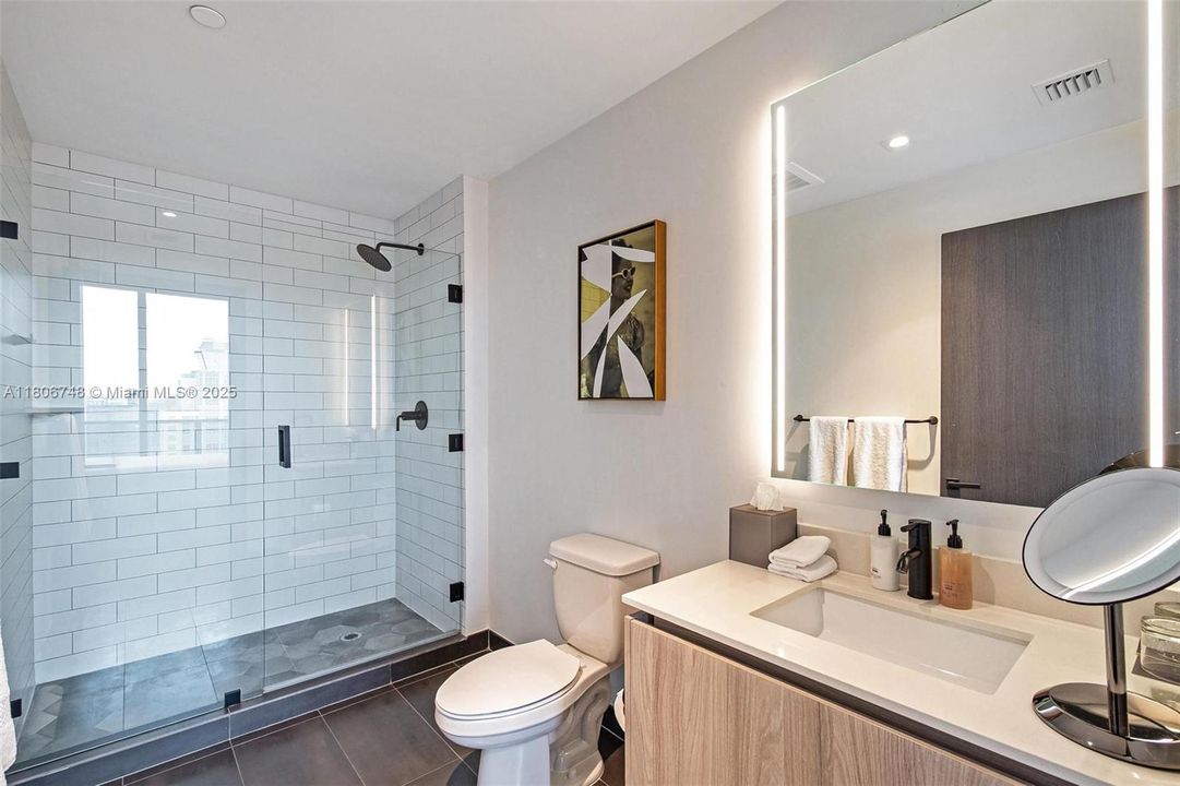 En Venta: $1,090,000 (3 camas, 3 baños, 1135 Pies cuadrados)