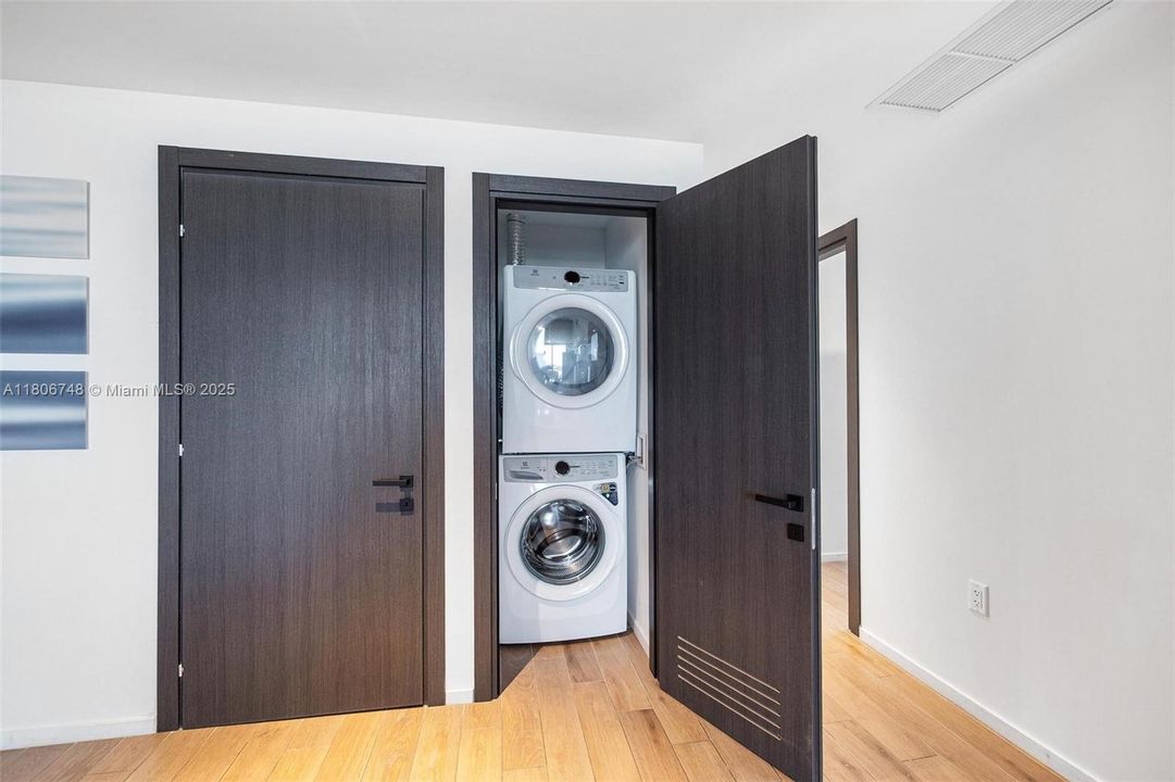 En Venta: $1,090,000 (3 camas, 3 baños, 1135 Pies cuadrados)