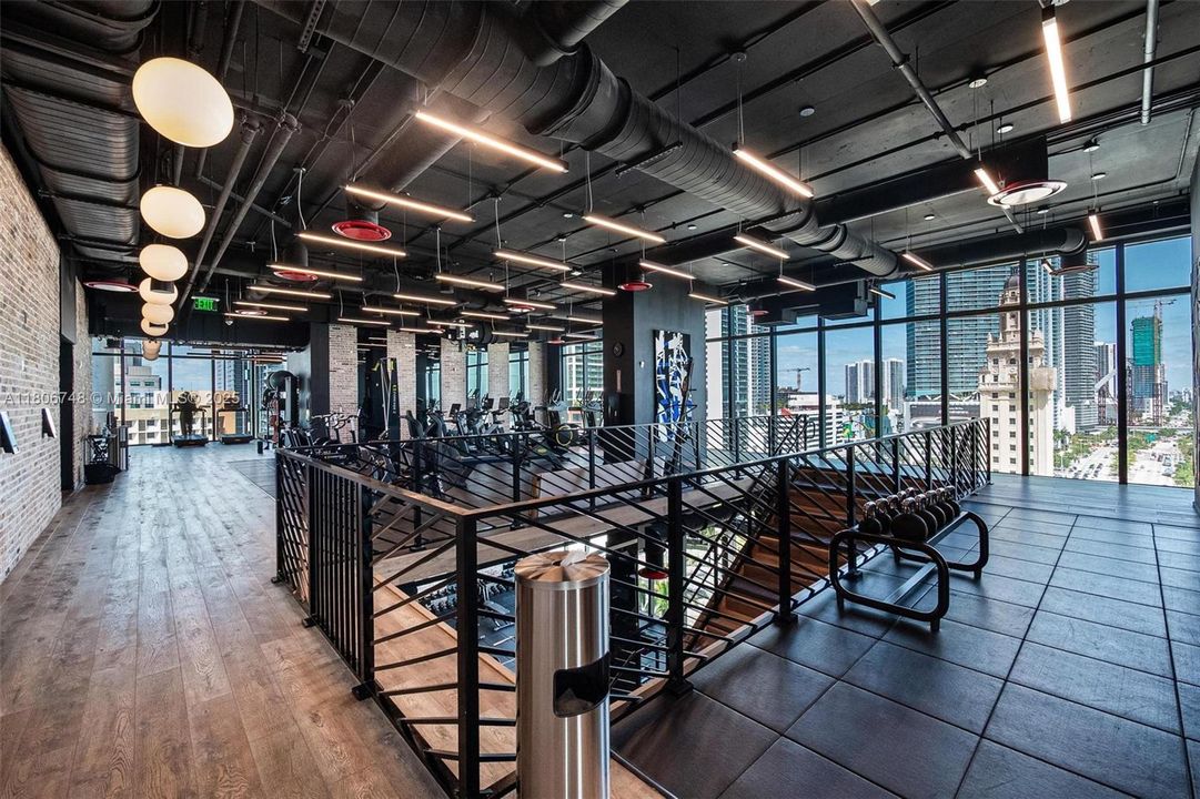 En Venta: $1,090,000 (3 camas, 3 baños, 1135 Pies cuadrados)