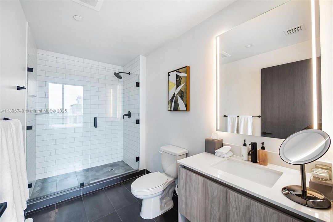 En Venta: $1,090,000 (3 camas, 3 baños, 1135 Pies cuadrados)