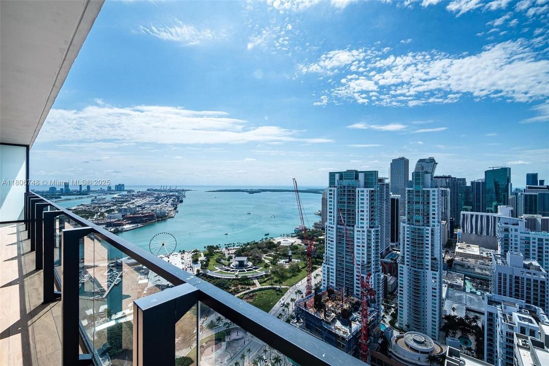 En Venta: $1,090,000 (3 camas, 3 baños, 1135 Pies cuadrados)