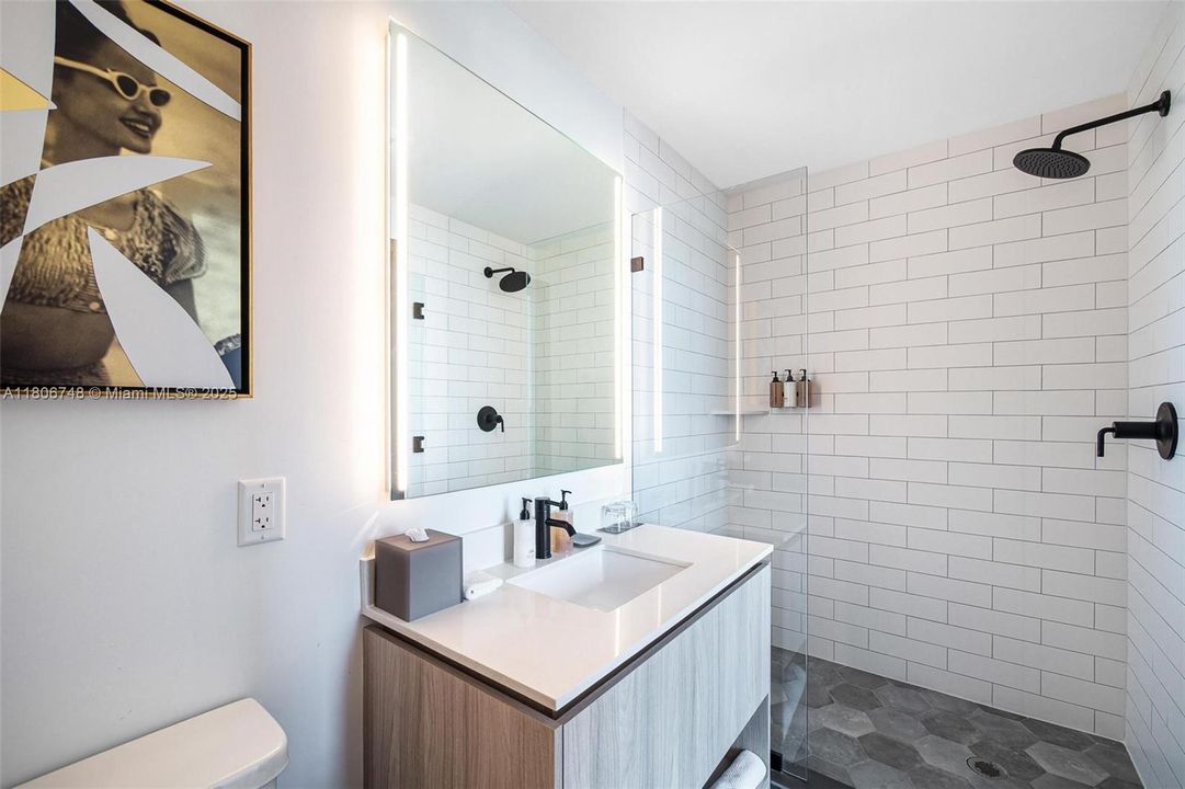 En Venta: $1,090,000 (3 camas, 3 baños, 1135 Pies cuadrados)