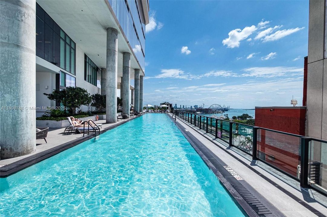 En Venta: $1,090,000 (3 camas, 3 baños, 1135 Pies cuadrados)