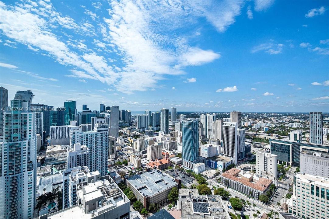 En Venta: $1,090,000 (3 camas, 3 baños, 1135 Pies cuadrados)